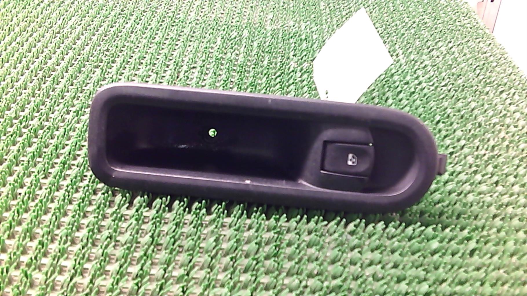 Bouton/Interrupteur RENAULT CLIO 3 PHASE 2 Essence/GPL - 1