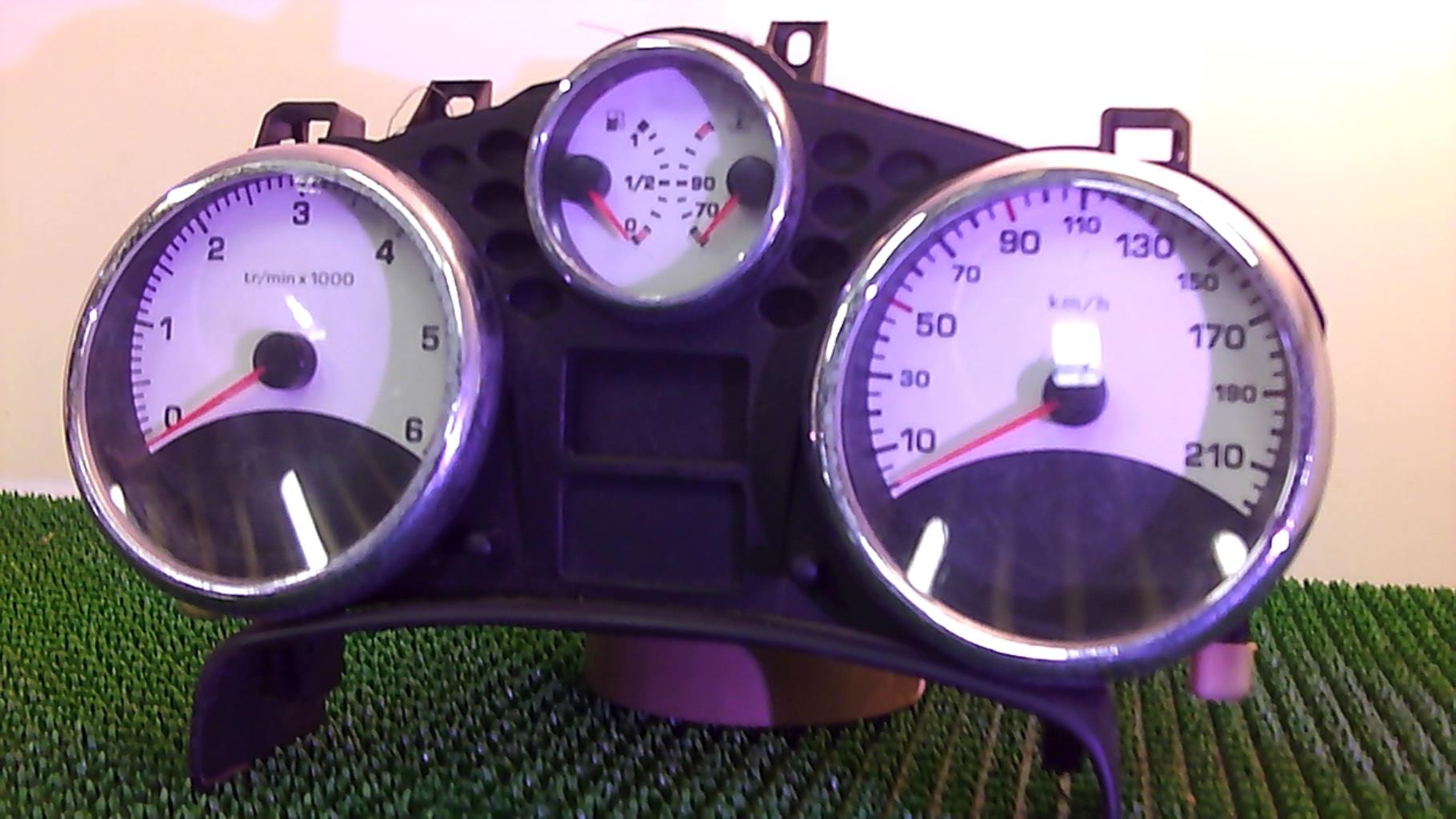 Compteur PEUGEOT 207 PHASE 1 Diesel - 1