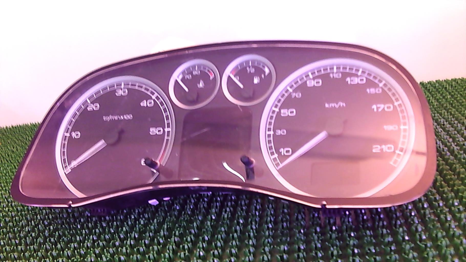 Compteur PEUGEOT 307 PHASE 1 BREAK Diesel - 1