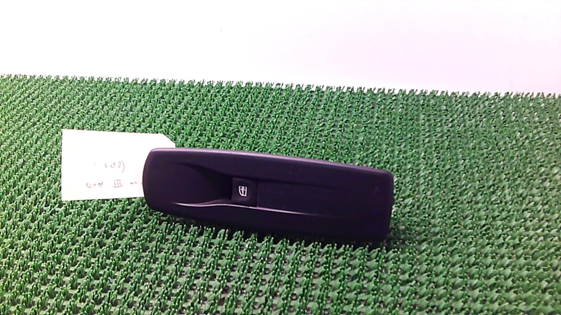Bouton/Interrupteur RENAULT MEGANE 3 PHASE 1 COUPE  - 1