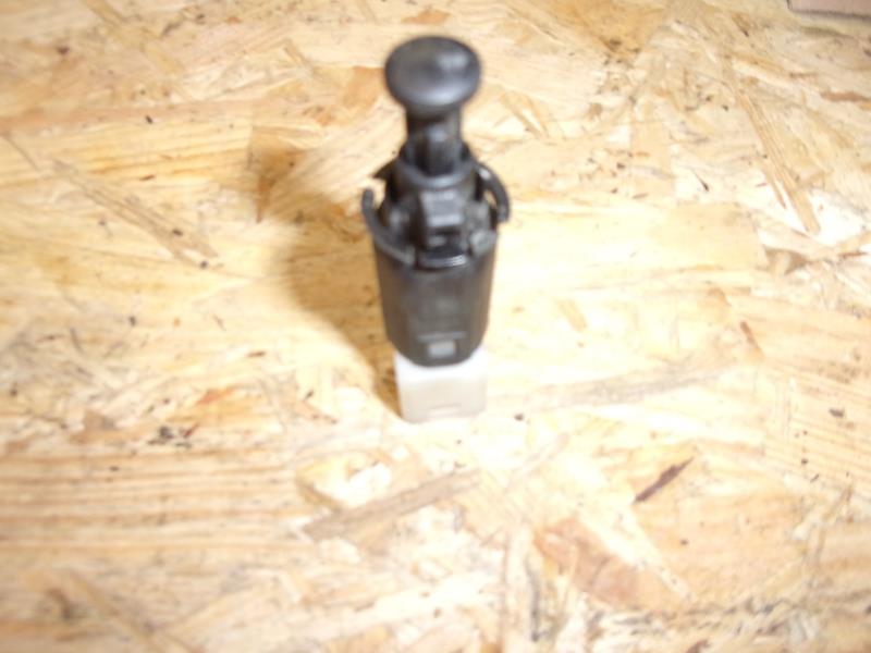 Contacteur feu stop RENAULT MASTER 2 PHASE 2 Diesel - 1