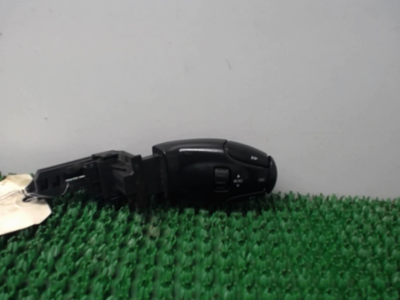 Commande autoradio PEUGEOT 307 PHASE 1 Diesel - 1