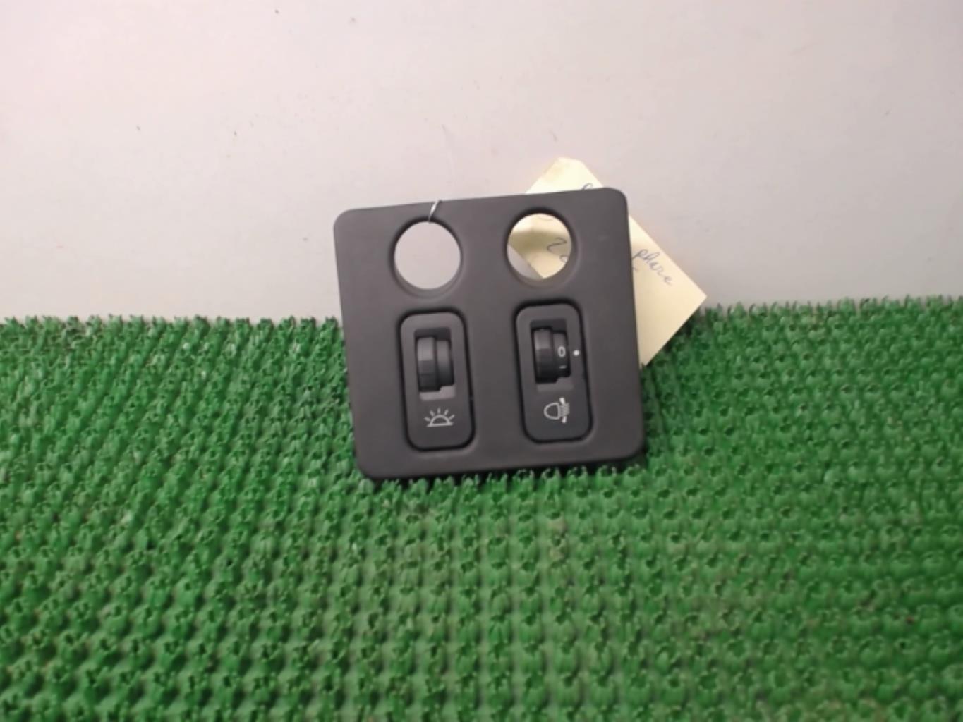 Commande de reglage hauteur de phare PEUGEOT 306 PHASE 2 Diesel - 1