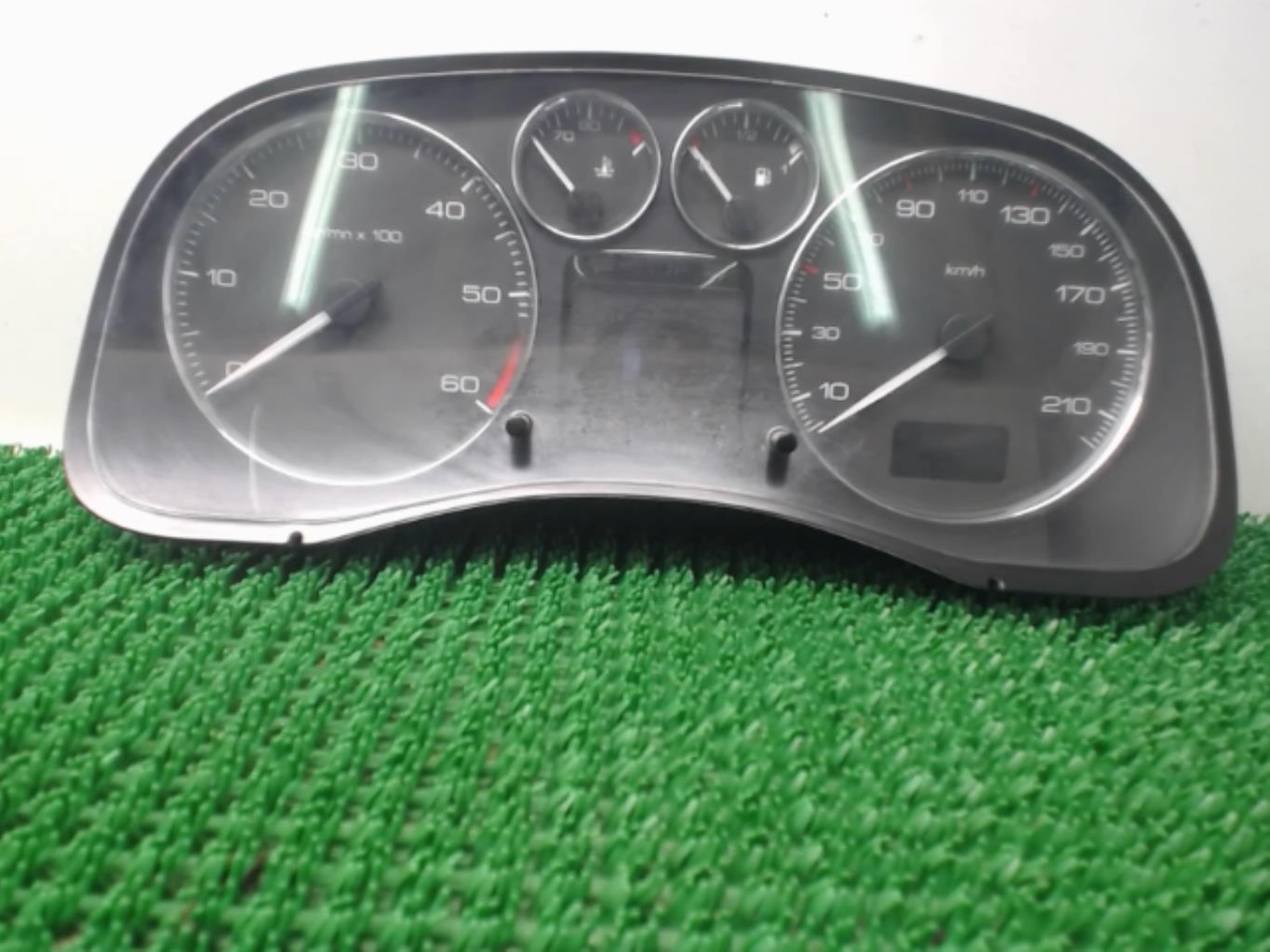 Compteur PEUGEOT 307 PHASE 2 BREAK  - 1