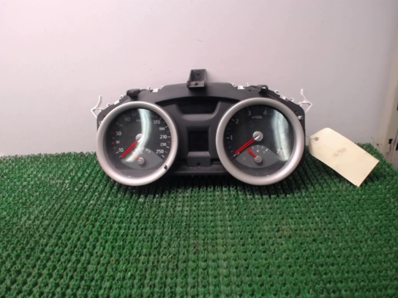 Compteur RENAULT MEGANE 2 PHASE 1 BREAK Essence - 1