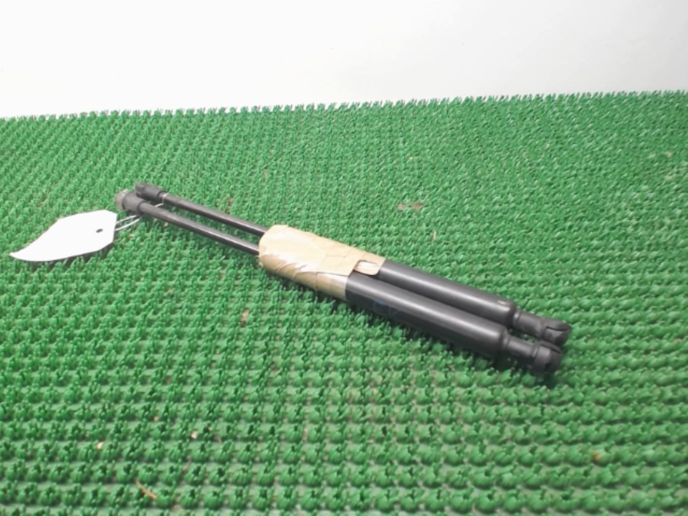 Verin de capot BMW SERIE 3 E46 PHASE 1 Diesel - 1