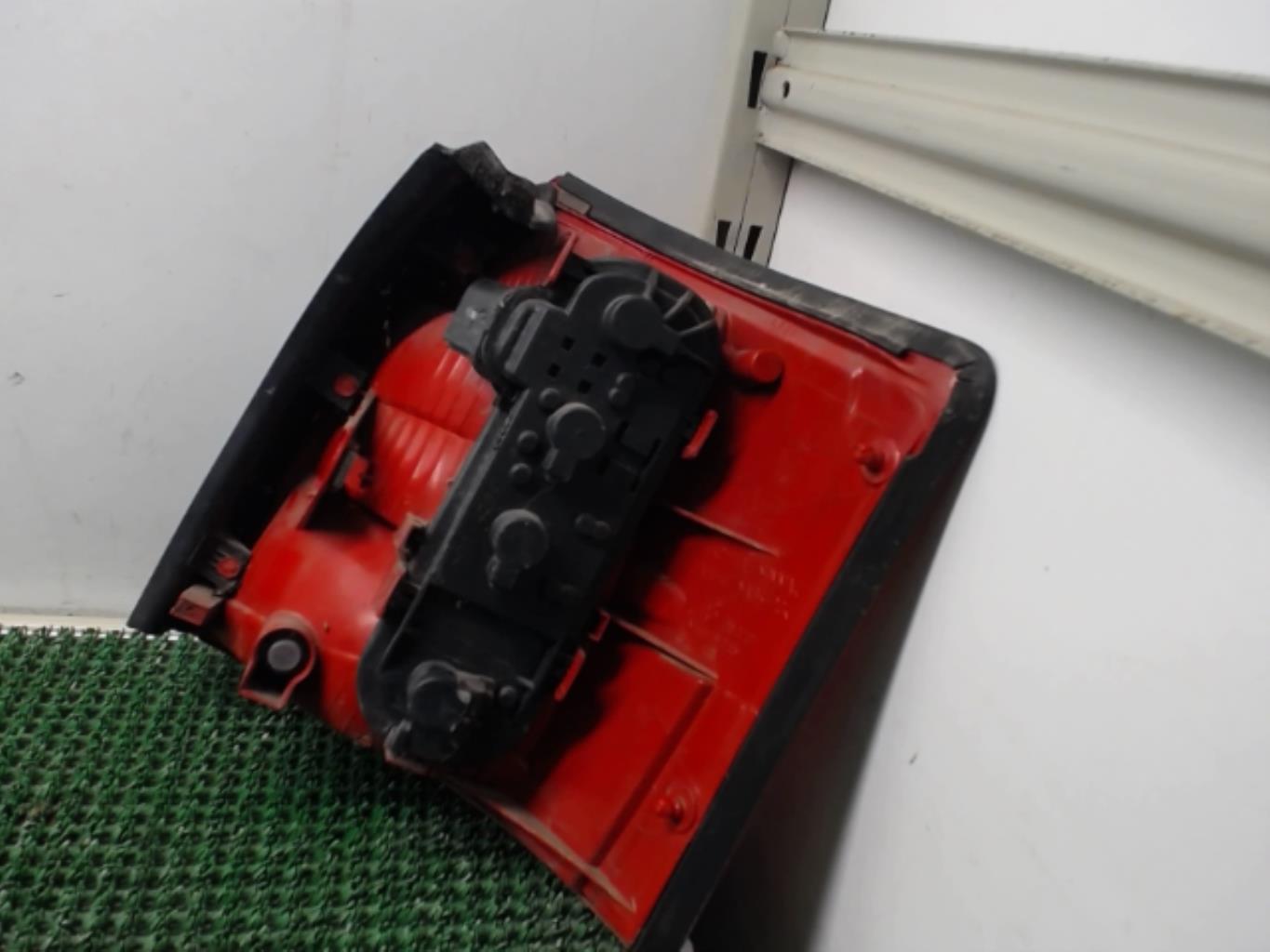 Feu arriere principal gauche (feux) AUDI A4 2 AVANT PHASE 1 BREAK Diesel - 1