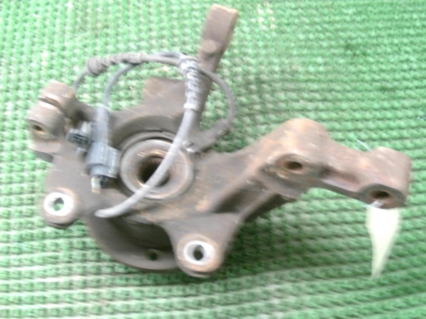Moyeu avant gauche RENAULT CLIO 3 PHASE 2 Essence/GPL - 1