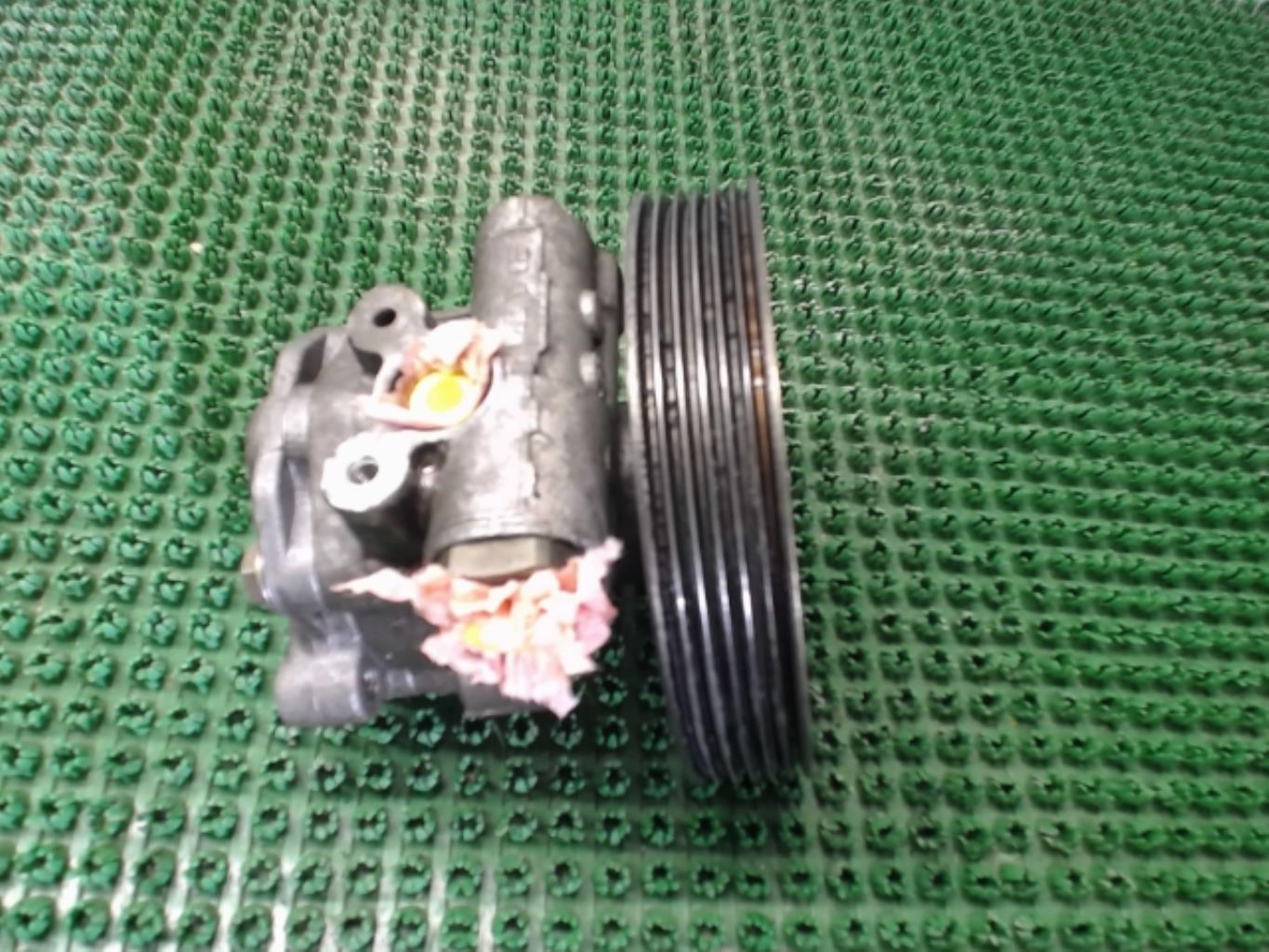 Pompe de direction FORD FIESTA 5 PHASE 1 Diesel - 1