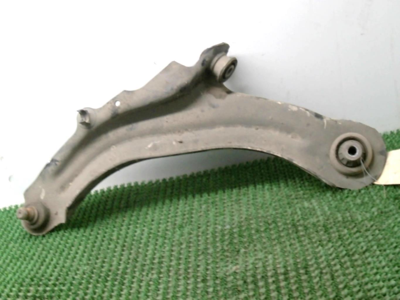 Triangle avant gauche RENAULT MEGANE 2 PHASE 1 BREAK Essence - 1