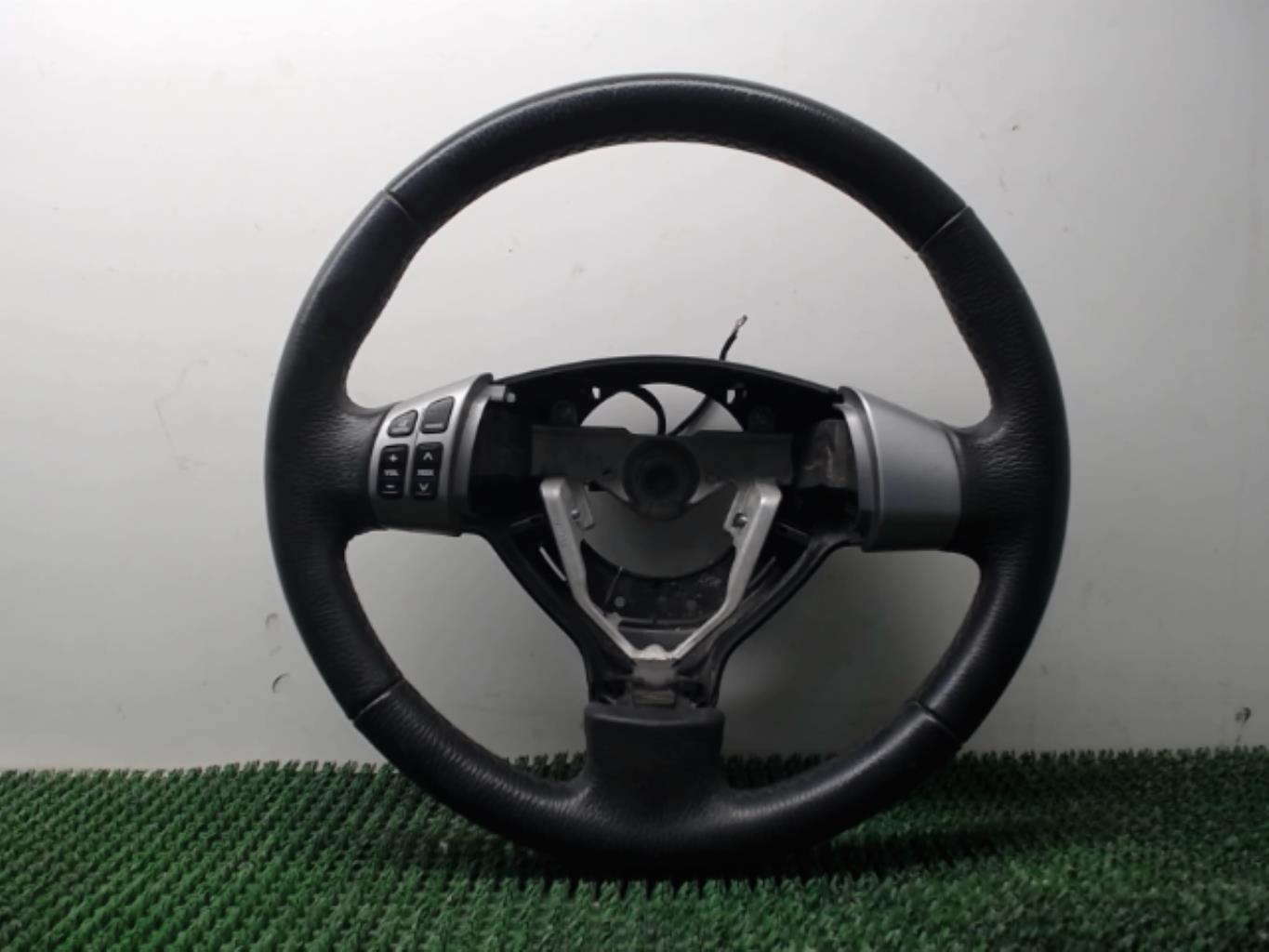 Volant SUZUKI SWIFT 3 Diesel - 1