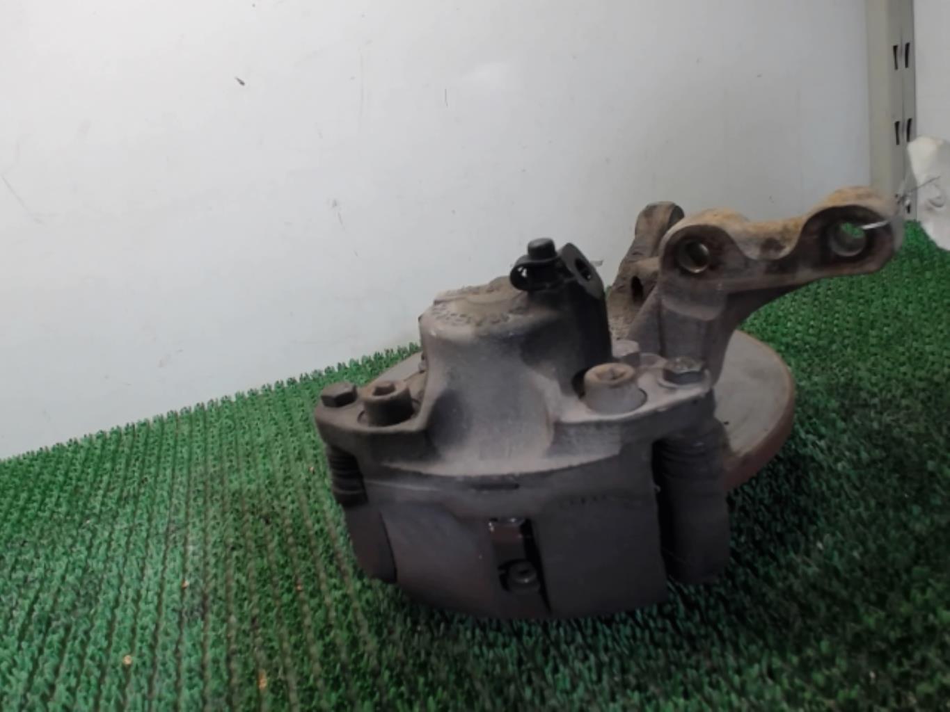 Moyeu avant gauche RENAULT CLIO 2 PHASE 1 Essence - 1