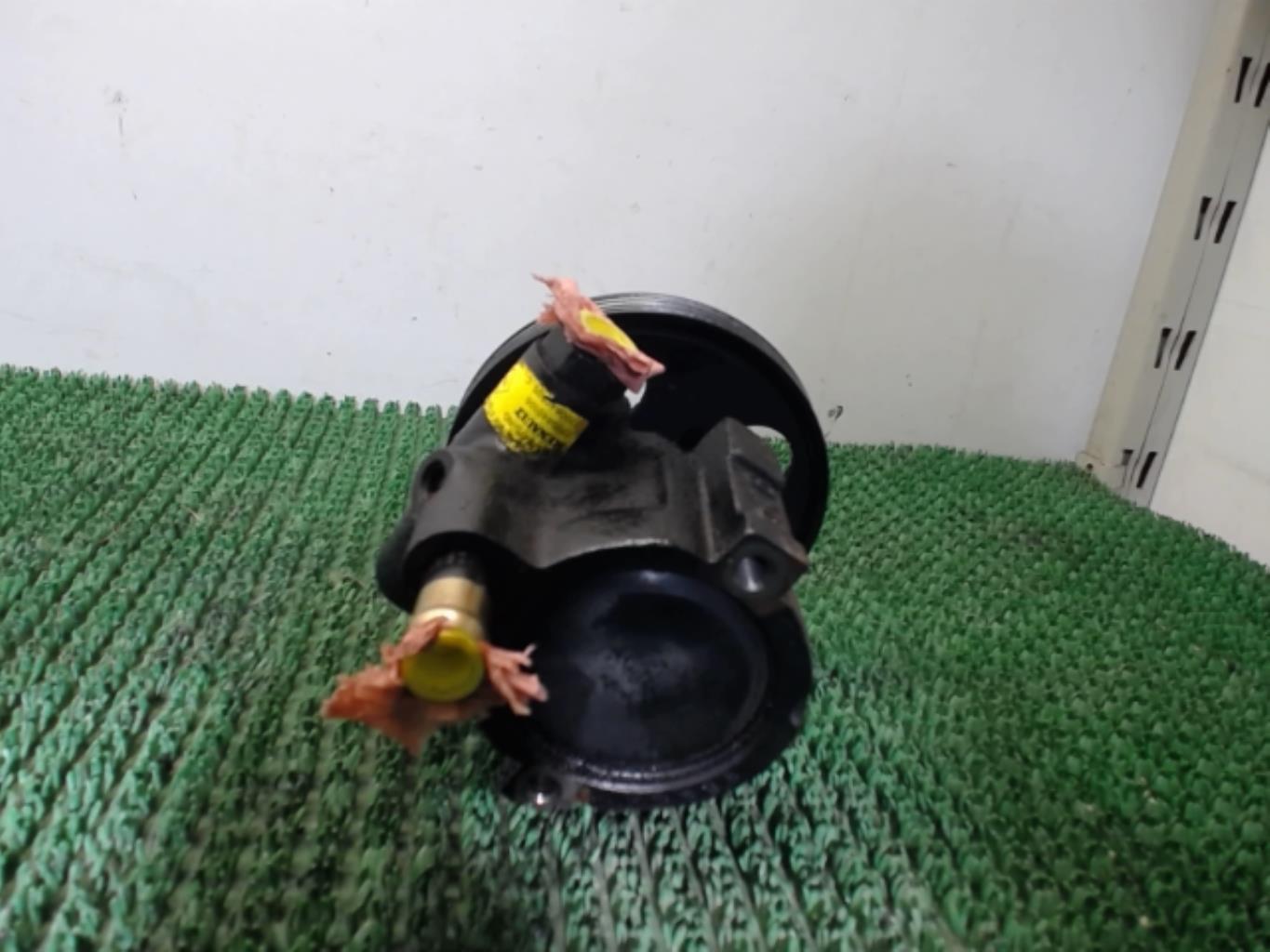 Pompe de direction RENAULT CLIO 2 PHASE 1 Essence - 1