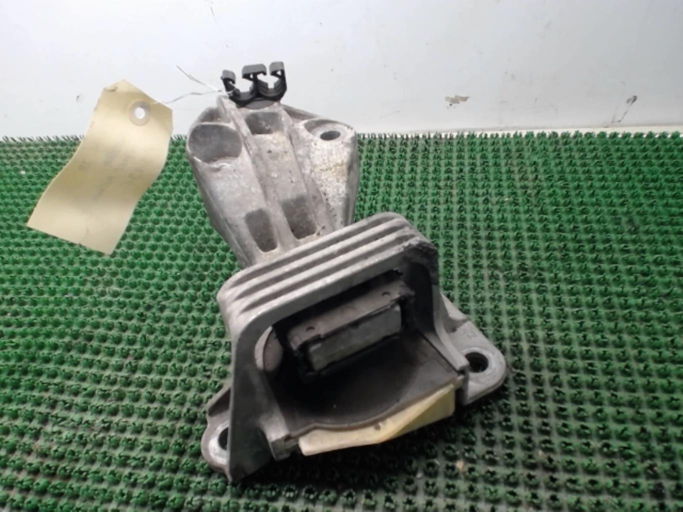 Support moteur droit RENAULT MEGANE 3  - 1