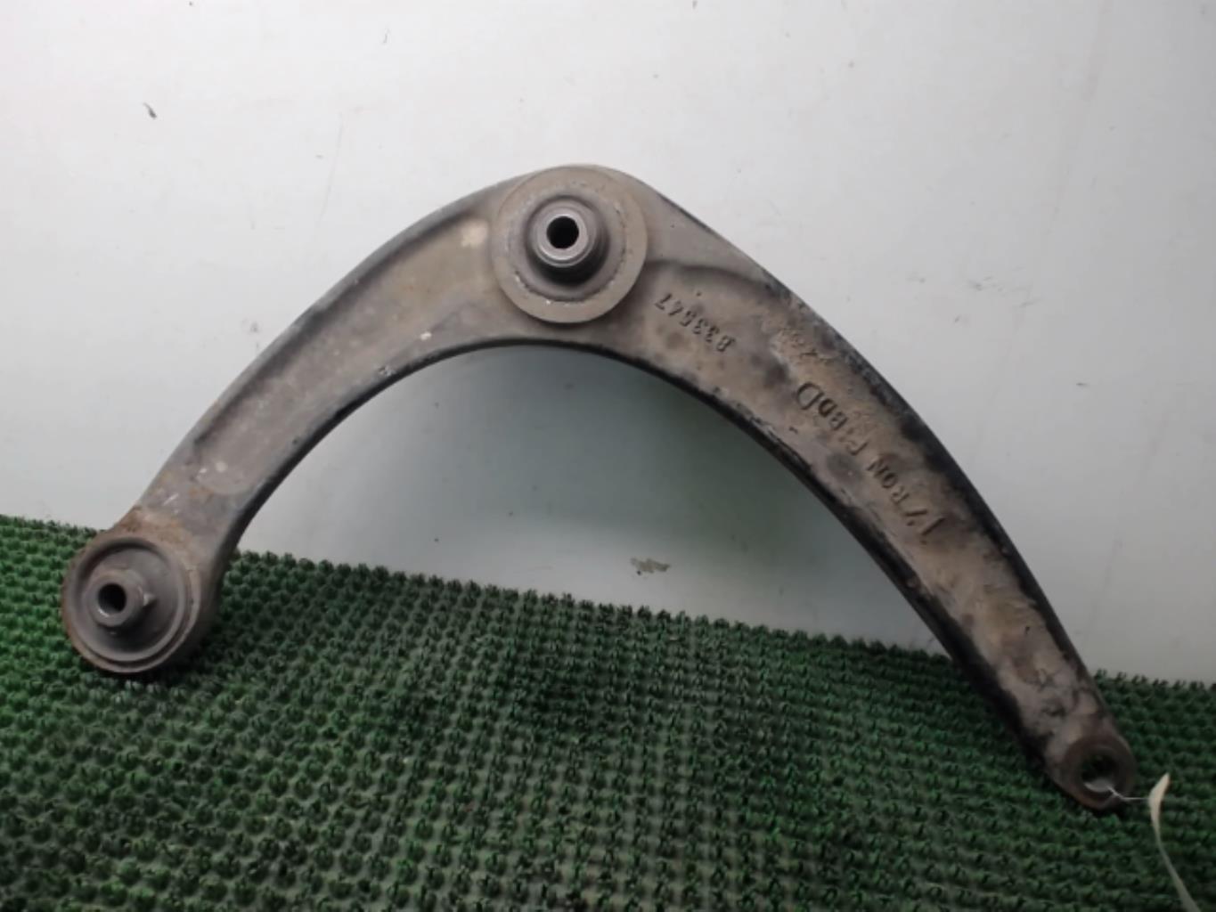 Triangle avant droit PEUGEOT 308 1 PHASE 1 Diesel - 1