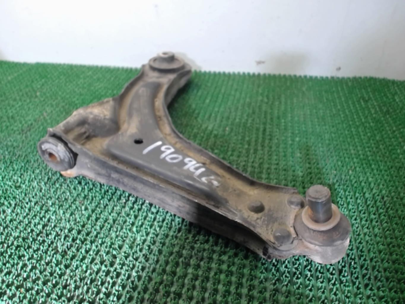 Triangle avant gauche MERCEDES VITO 638 Diesel - 1