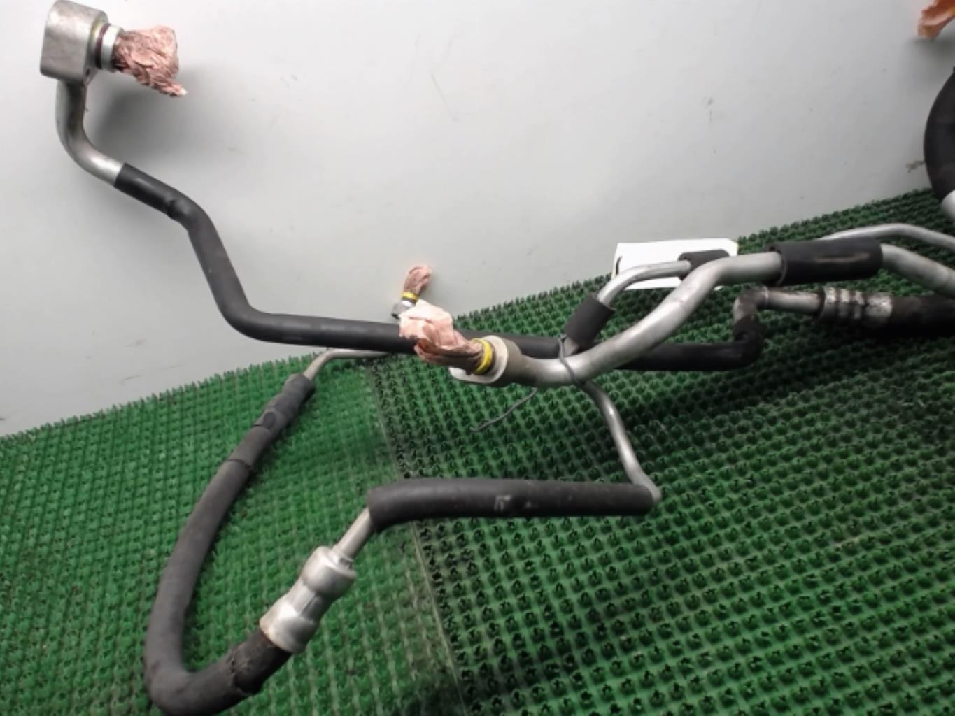 Tuyau de climatisation AUDI A4 2 AVANT PHASE 2 BREAK Diesel - 1
