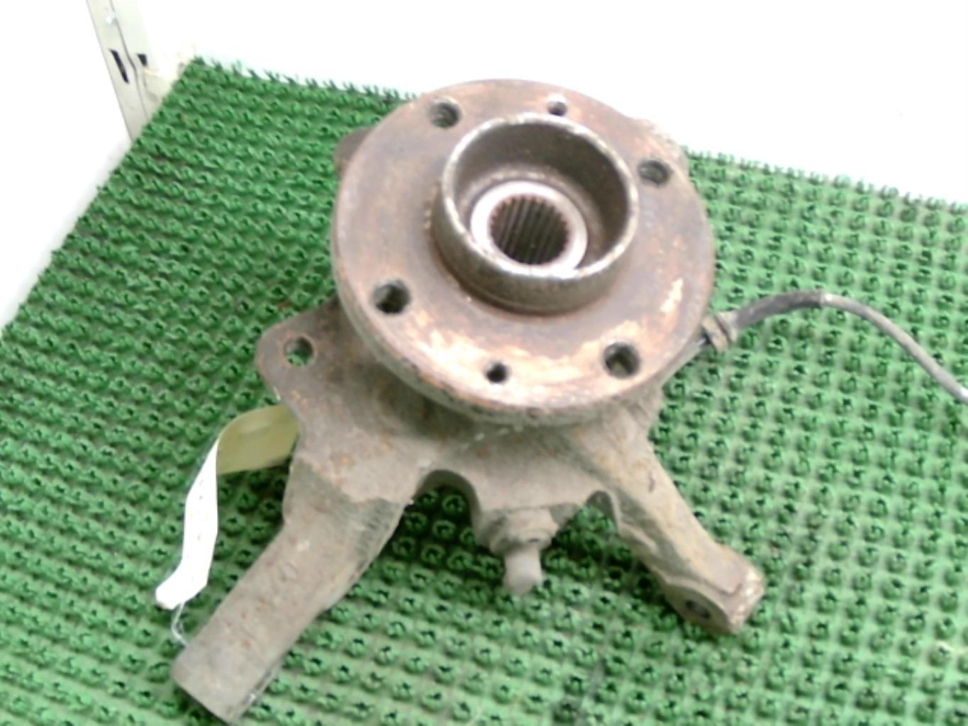 Moyeu avant droit RENAULT CLIO 2 PHASE 2 Diesel - 1
