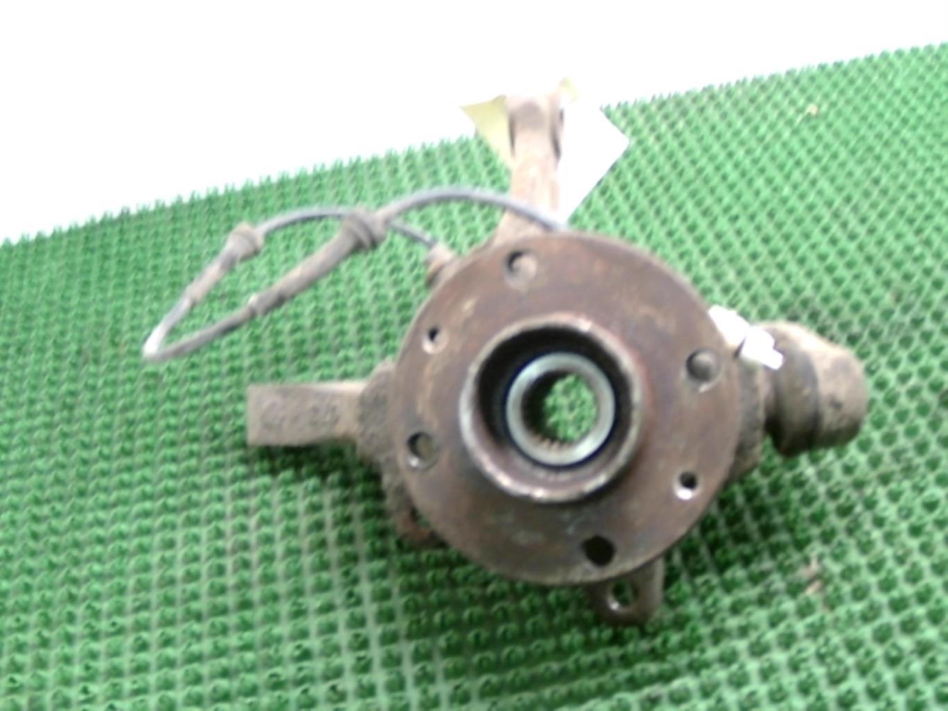 Moyeu avant gauche RENAULT CLIO 2 PHASE 2 Diesel - 1