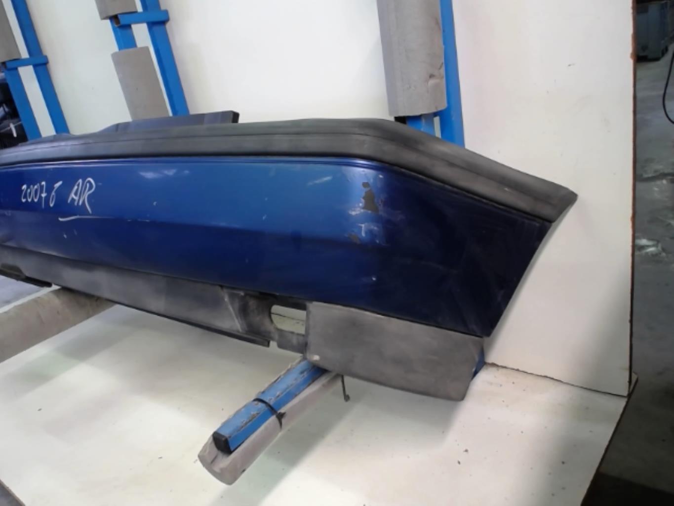 Pare choc arriere VOLKSWAGEN GOLF 3 Diesel - 1