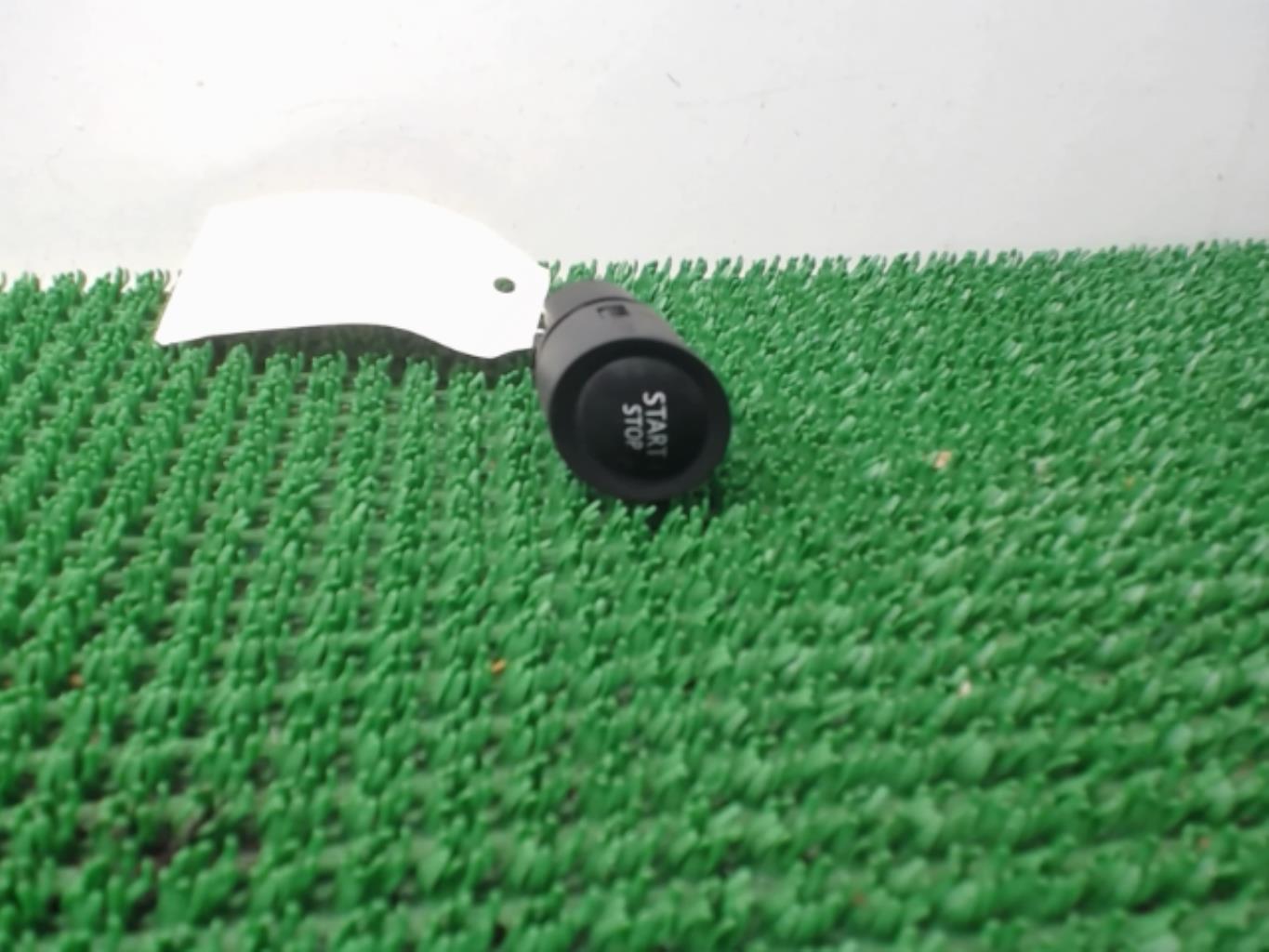 Bouton de demarrage RENAULT MEGANE 2 PHASE 1 BREAK Diesel - 1