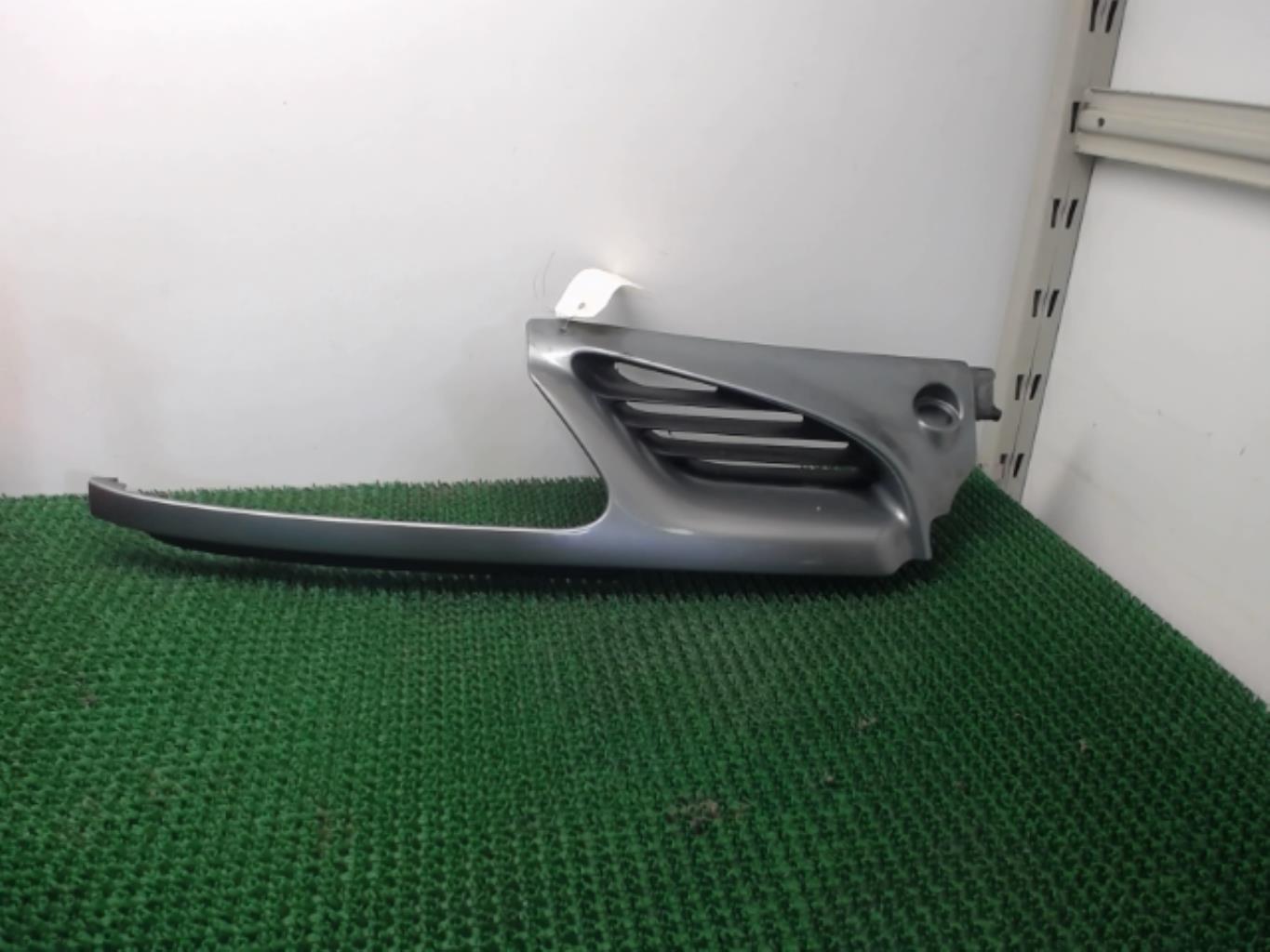 Calandre droite RENAULT MEGANE 1 PHASE 1 Diesel - 1