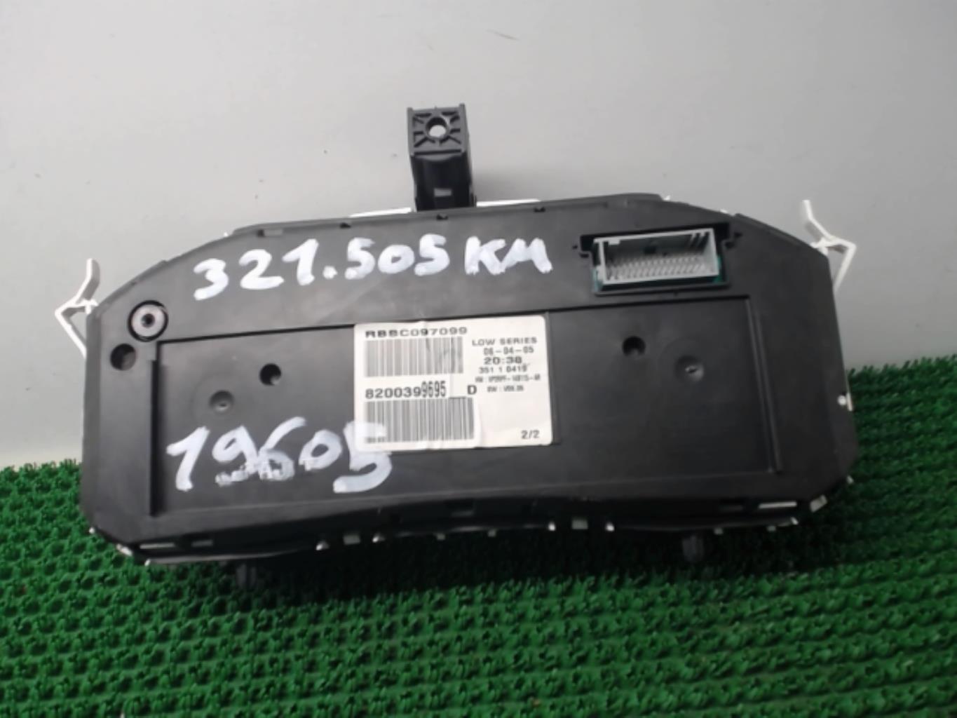 Compteur RENAULT MEGANE 2 PHASE 1 BREAK Diesel - 1