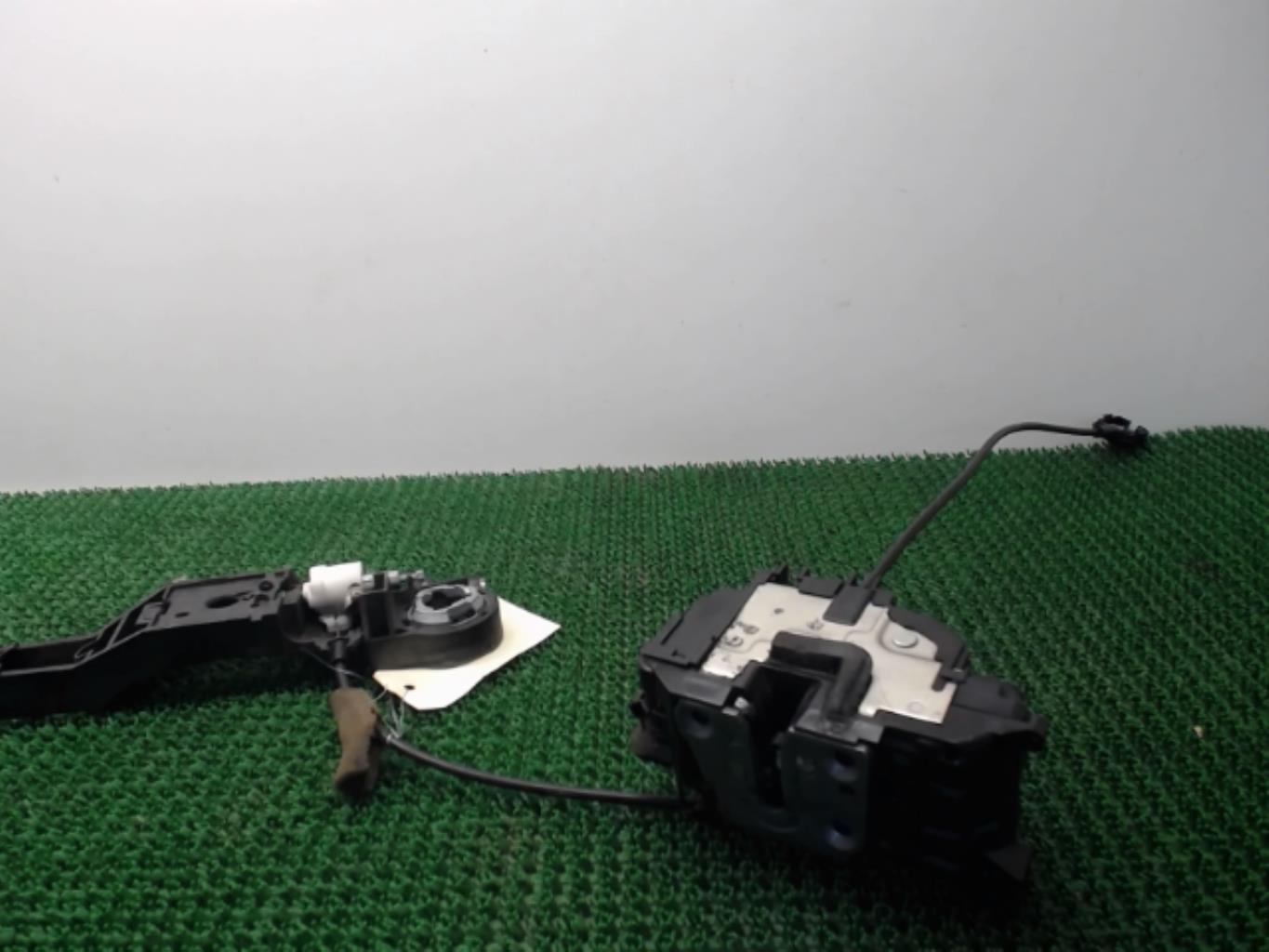 Serrure avant gauche RENAULT CLIO 3 PHASE 1 Diesel - 1