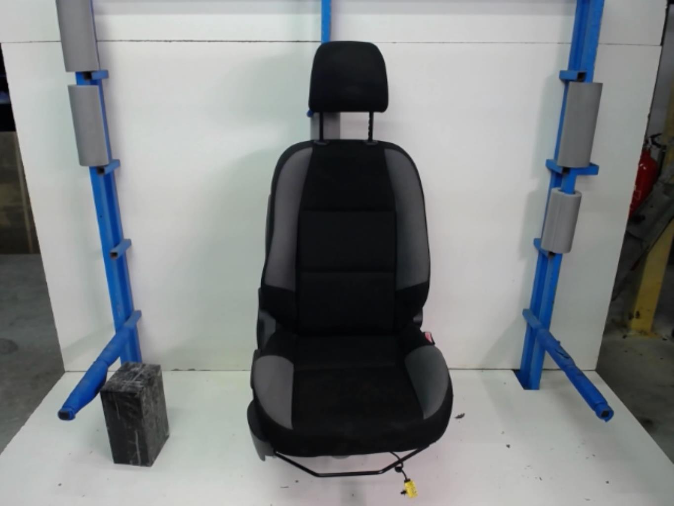 Siege avant gauche PEUGEOT 207 PHASE 1 Diesel - 1