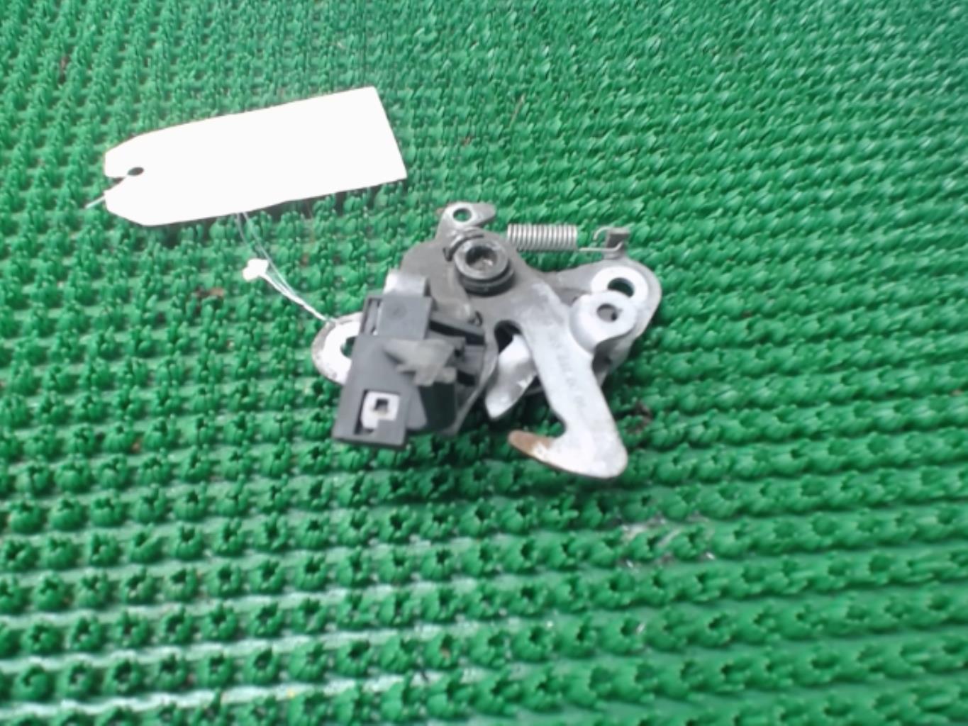 Serrure de capot CITROEN C5 1 PHASE 2 Diesel - 1