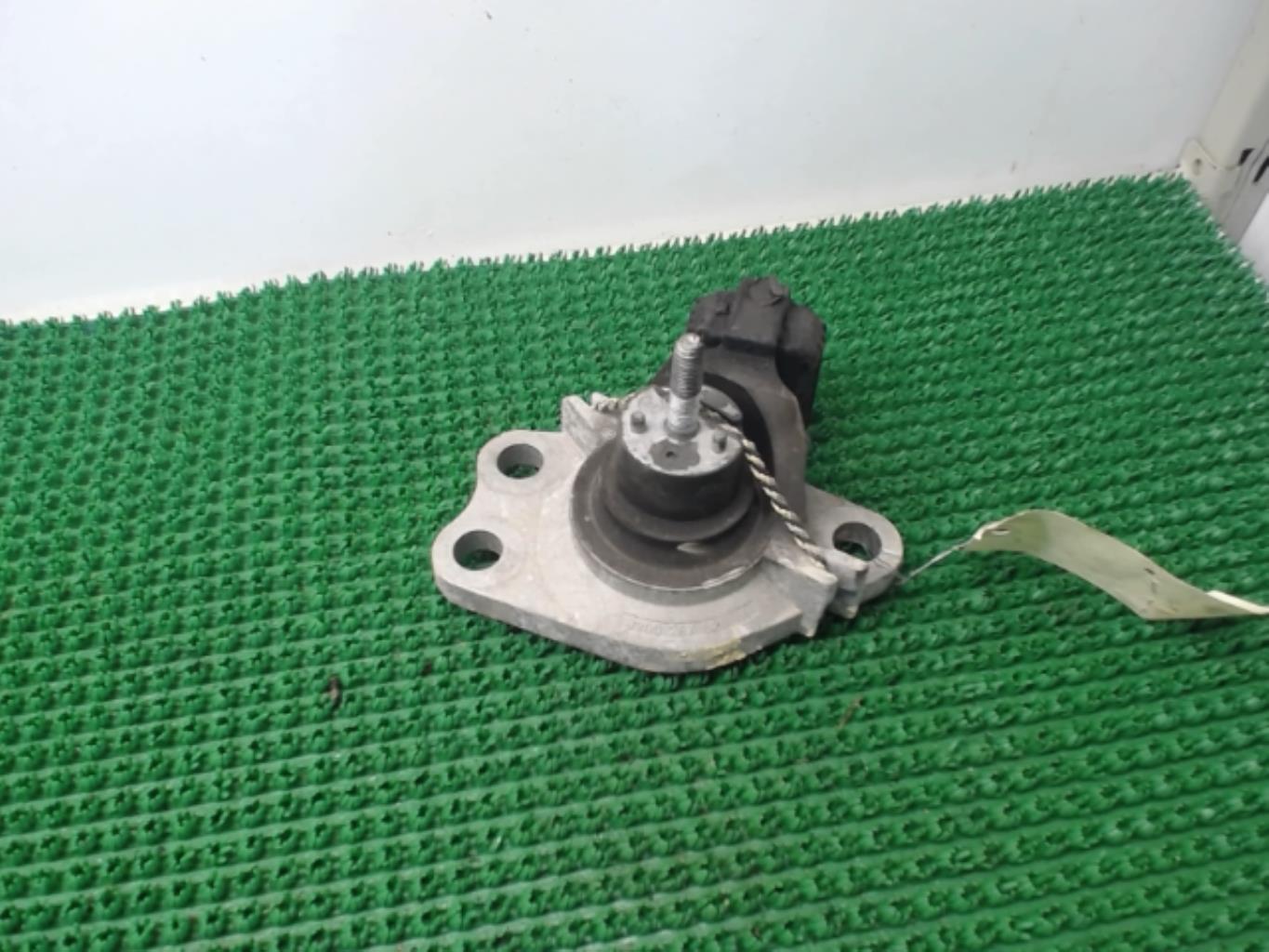 Support moteur droit RENAULT CLIO 2 PHASE 2 Diesel - 1