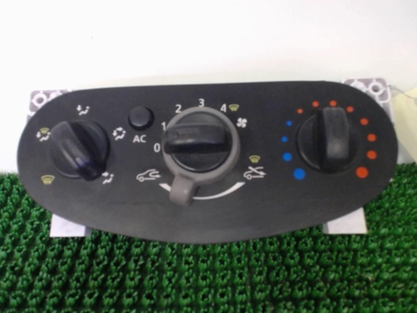 Commande chauffage DACIA SANDERO 1 GPL - 1