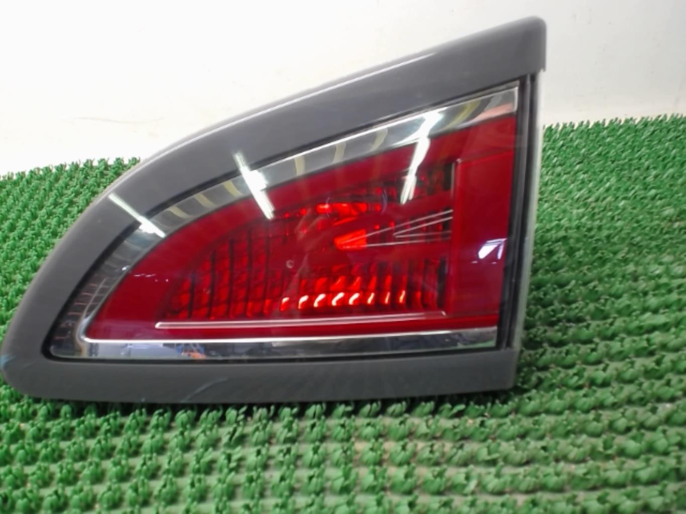 Feu arriere secondaire droit (feux) RENAULT SCENIC 3 PHASE 3 Diesel - 1