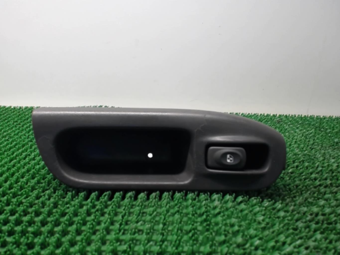 Interrupteur de leve vitre RENAULT SCENIC 1 PHASE 2 Essence - 1