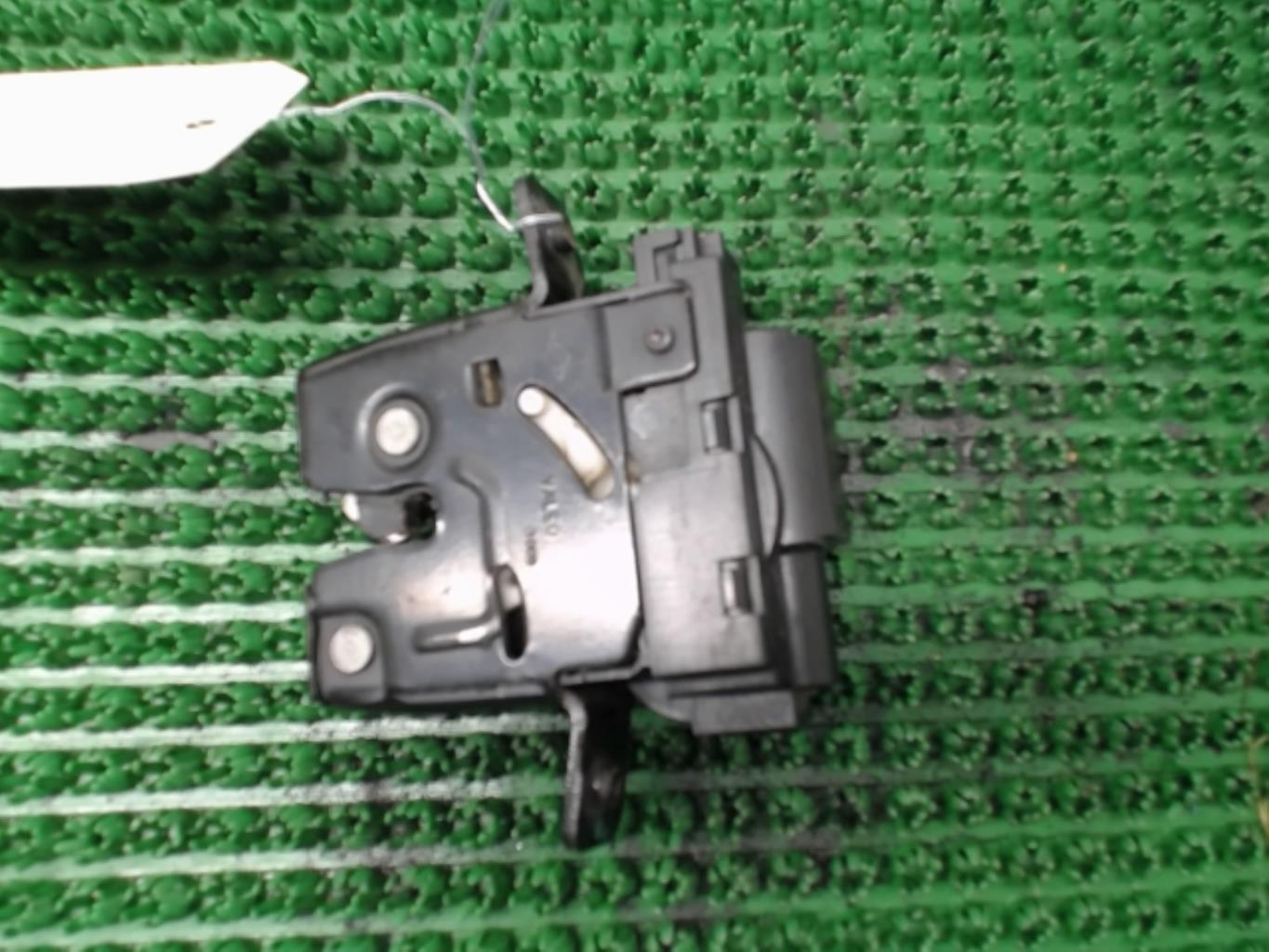 Serrure de coffre RENAULT KANGOO 1 Diesel - 1
