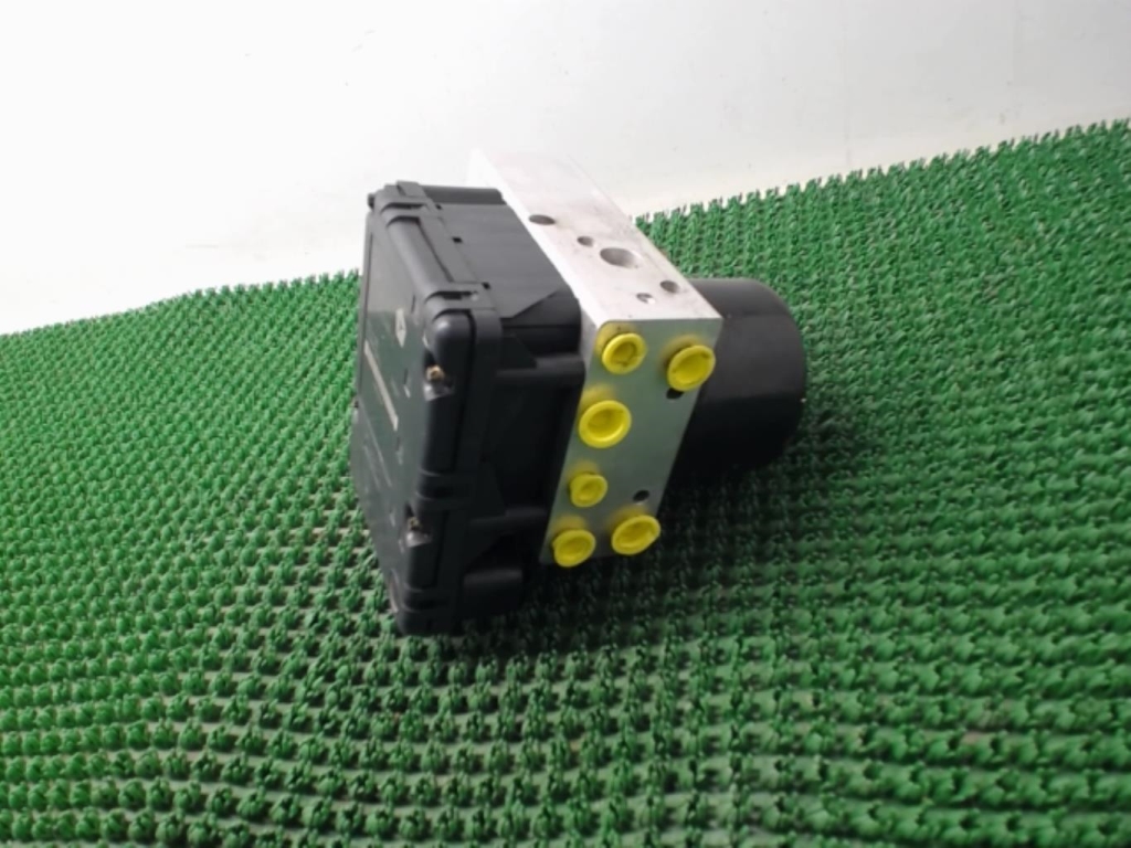 Bloc ABS (freins anti-blocage) CHRYSLER PT CRUISER PHASE 1 BREAK Diesel - 1