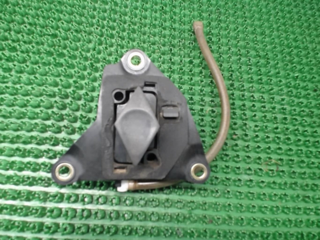 Bouton de coffre RENAULT CLIO 2 PHASE 2 Diesel - 1