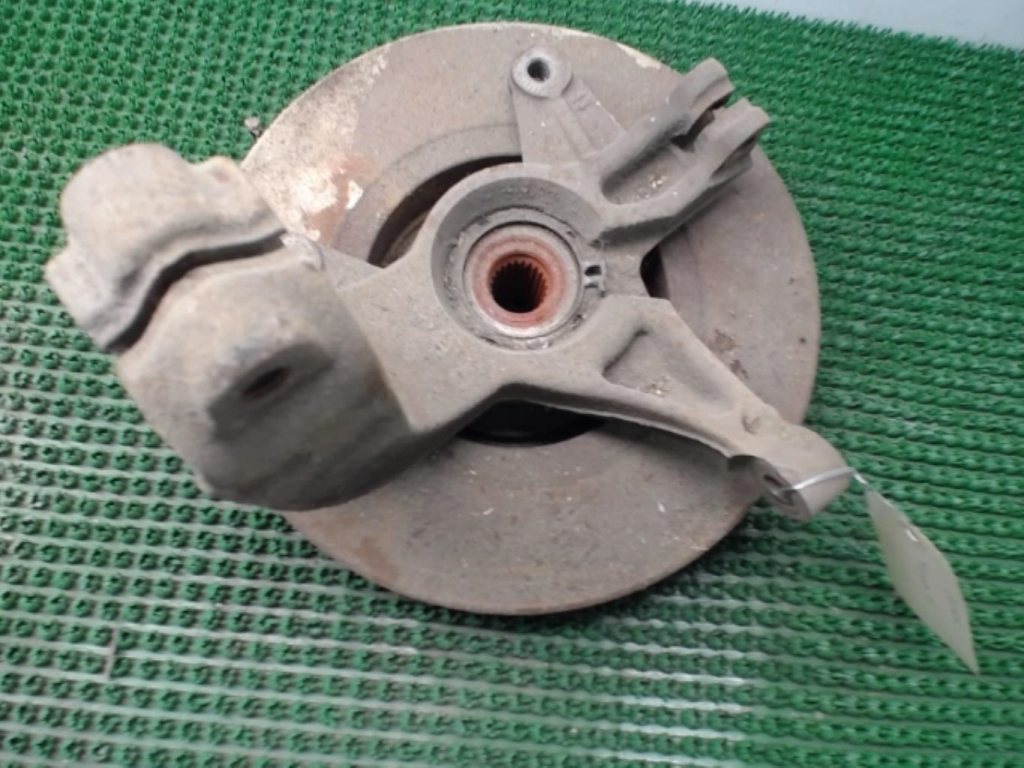 Moyeu avant gauche RENAULT MEGANE 2 PHASE 1 Essence - 1