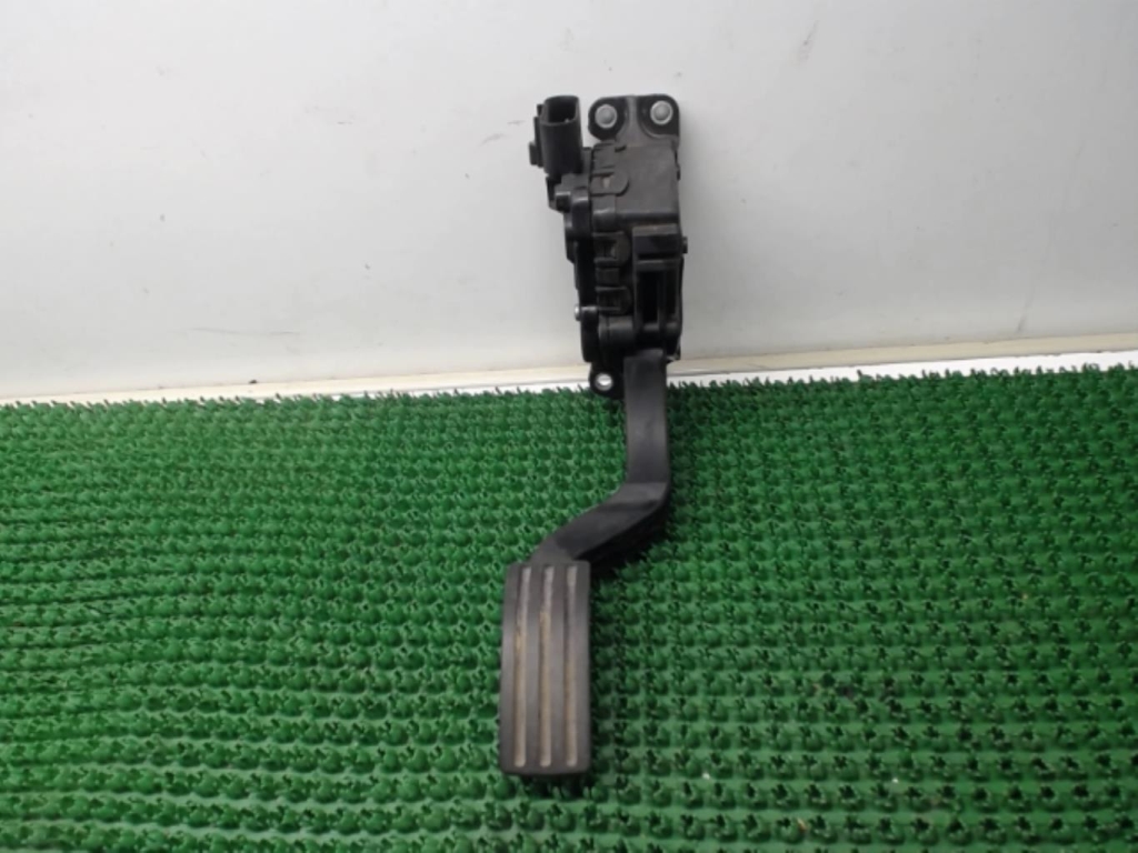 Pedale d'accelerateur FORD FIESTA 5 PHASE 2 Diesel - 1