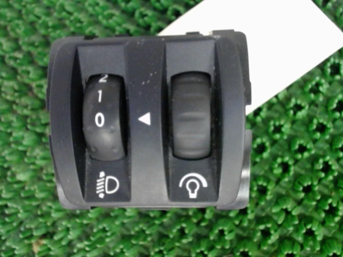 Commande de reglage hauteur de phare RENAULT CLIO 4 PHASE 1 BREAK Diesel - 1