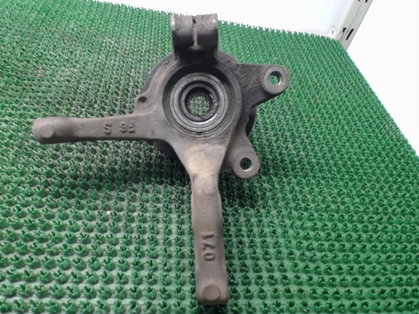 Pivot de moyeu avant droit RENAULT CLIO 1 PHASE 2 Essence - 1
