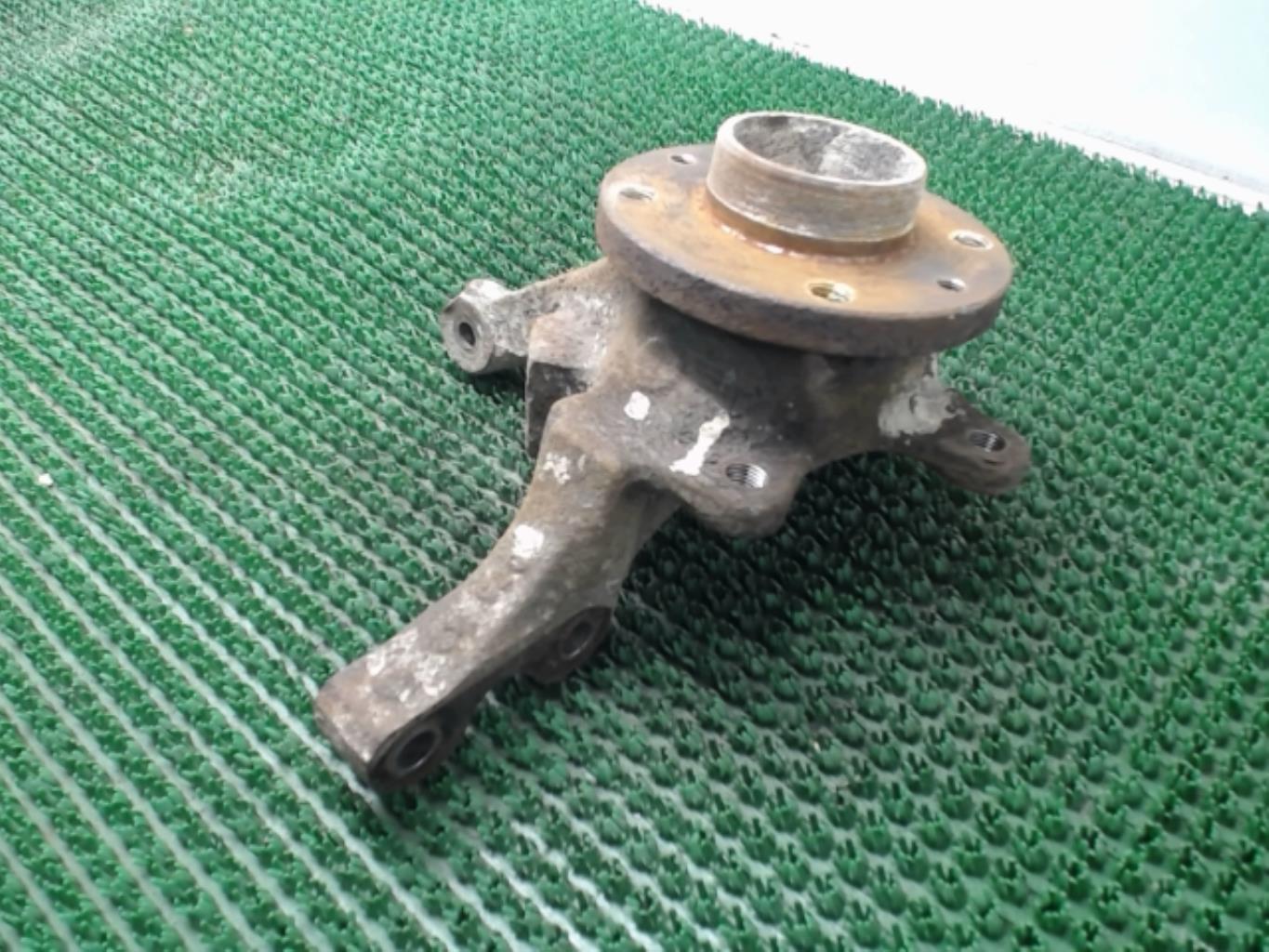 Pivot de moyeu avant gauche RENAULT CLIO 2 PHASE 1 Diesel - 1