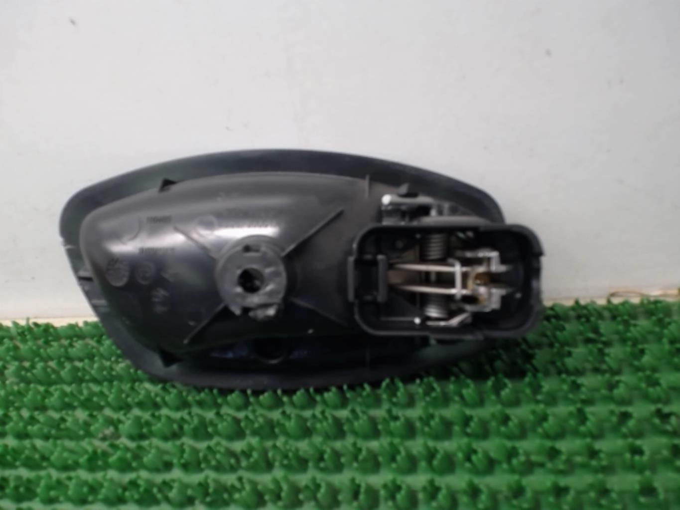 Poignee interieur arriere gauche RENAULT CLIO 4 PHASE 1 BREAK Diesel - 1