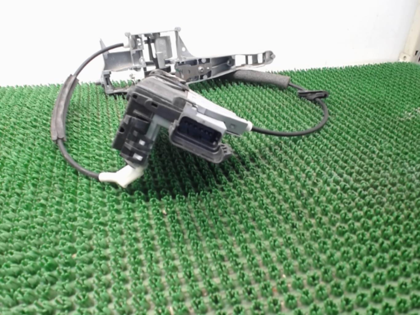 Serrure arriere gauche CITROEN C5 2 Diesel - 1