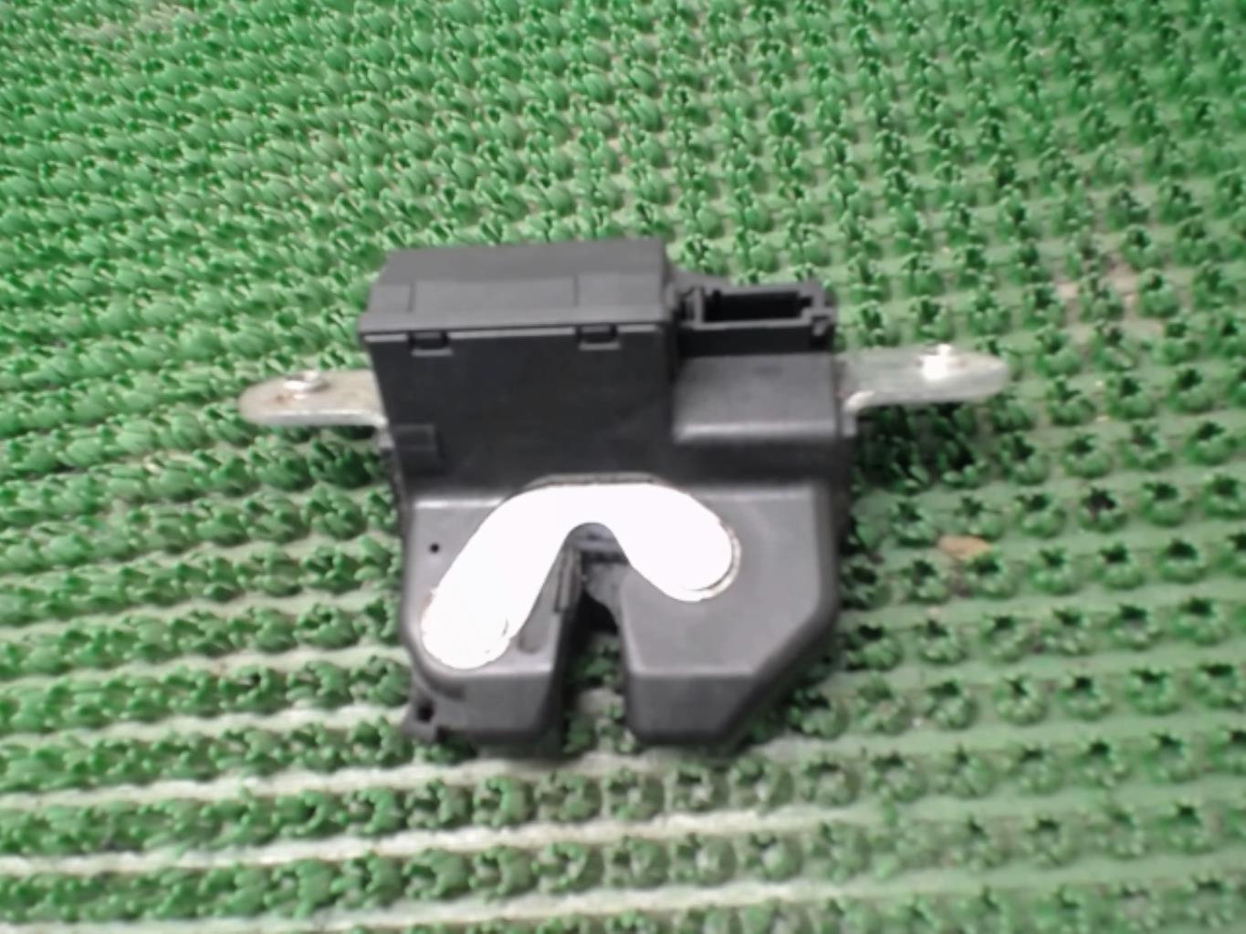 Serrure de coffre OPEL CORSA D PHASE 1 Diesel - 1