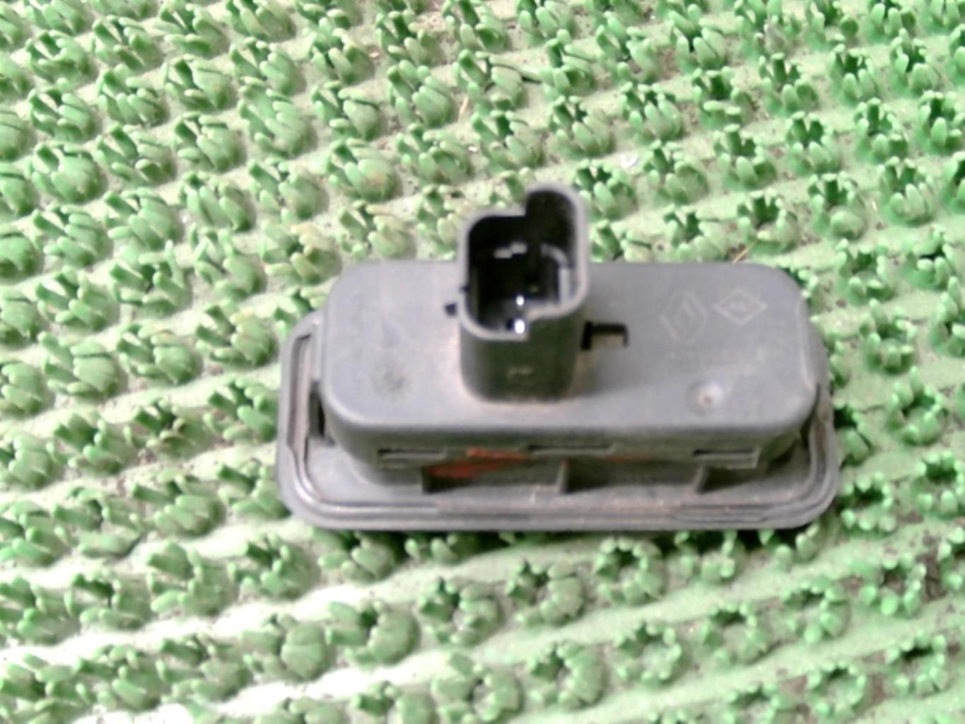 Bouton de coffre RENAULT MEGANE 2 PHASE 2 Diesel - 1