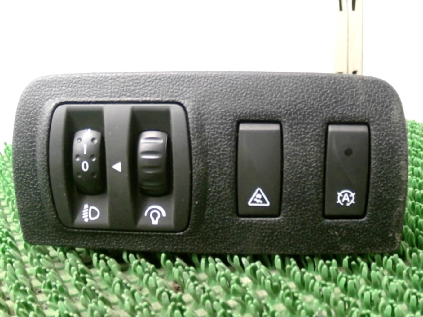 Commande de reglage hauteur de phare RENAULT MEGANE 3 PHASE 2 Diesel - 1