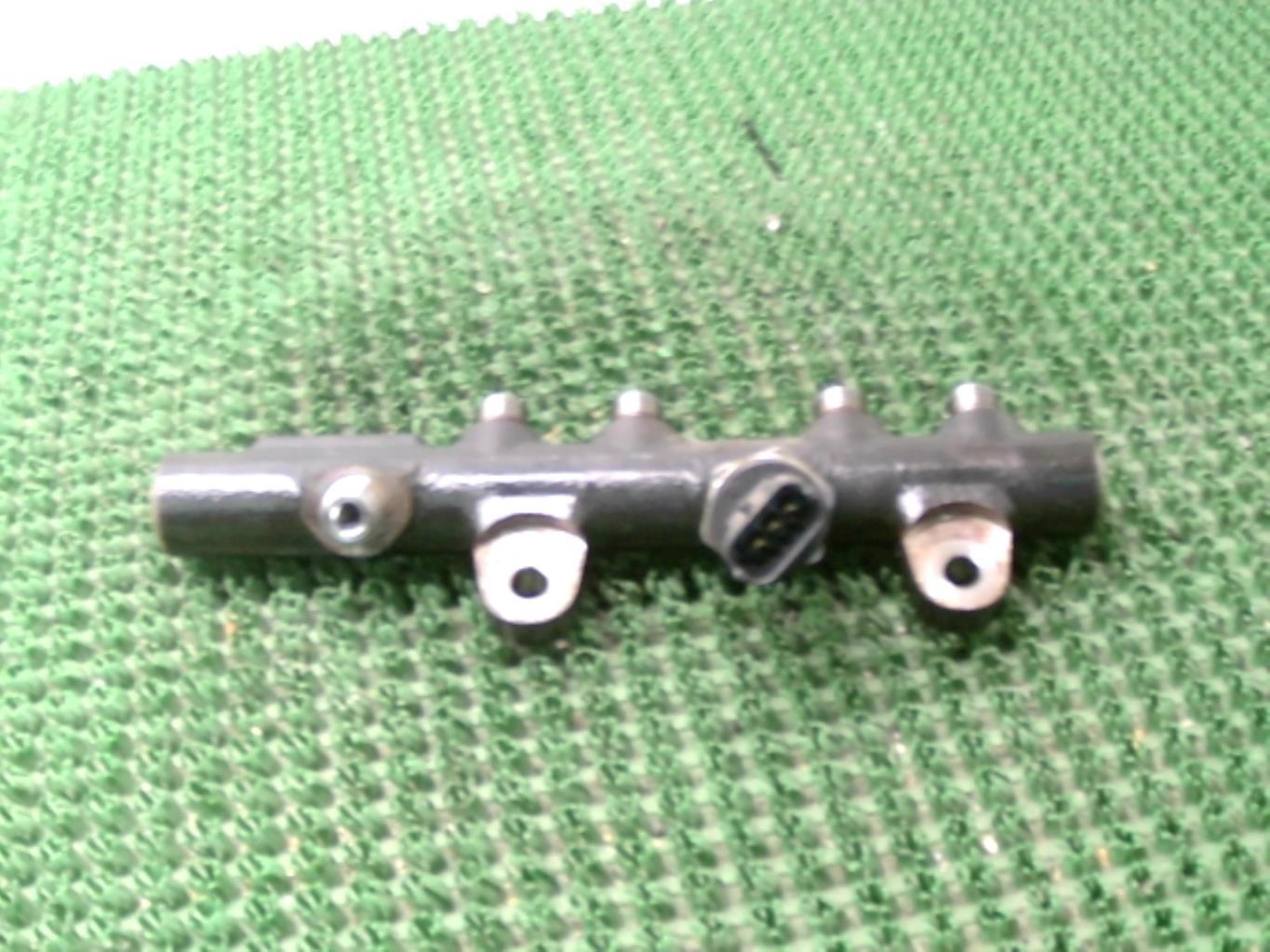 Rampe injection RENAULT CLIO 4 PHASE 1 BREAK Diesel - 1