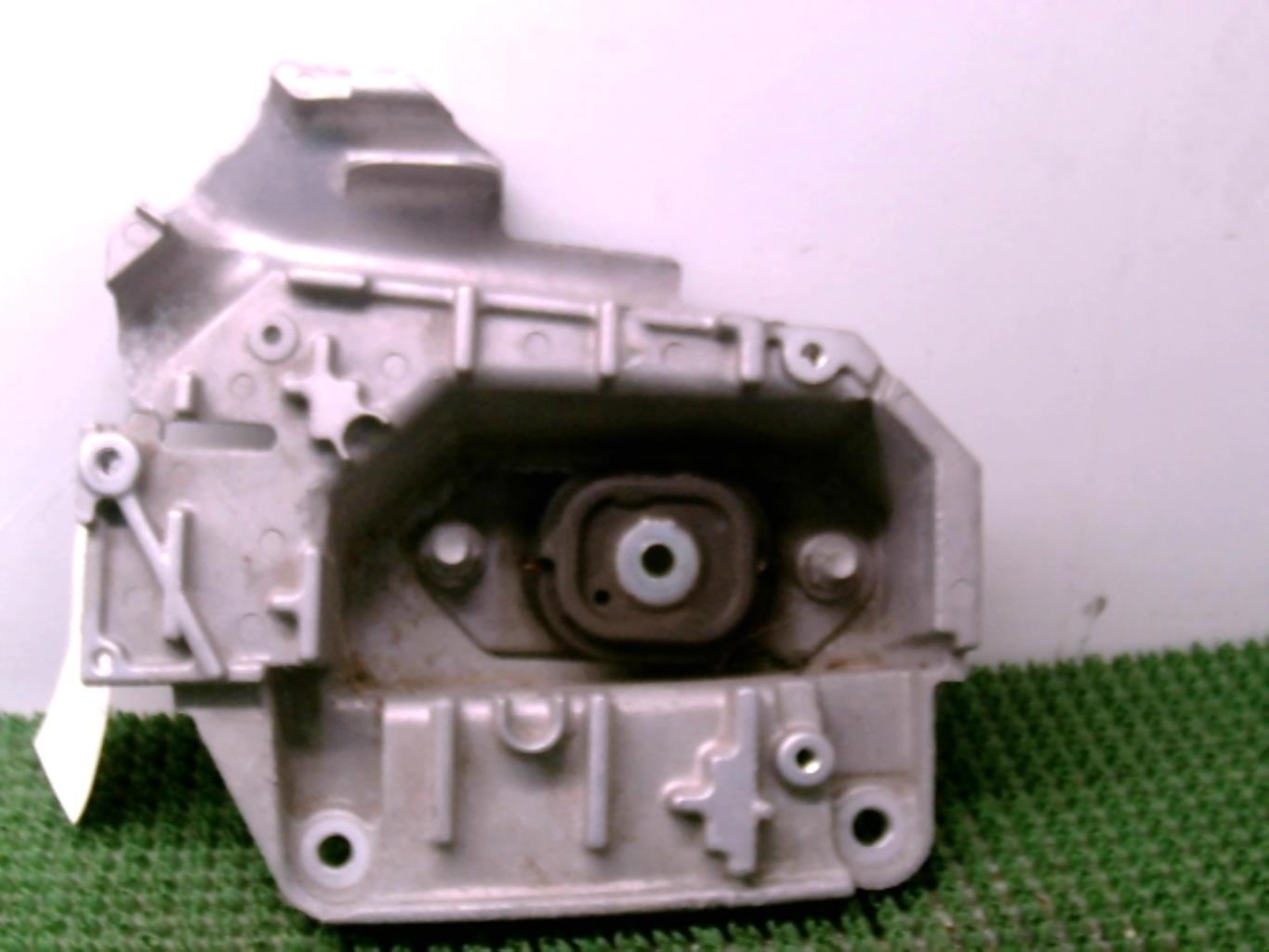 Support moteur gauche RENAULT CLIO 3 PHASE 2 Diesel - 1
