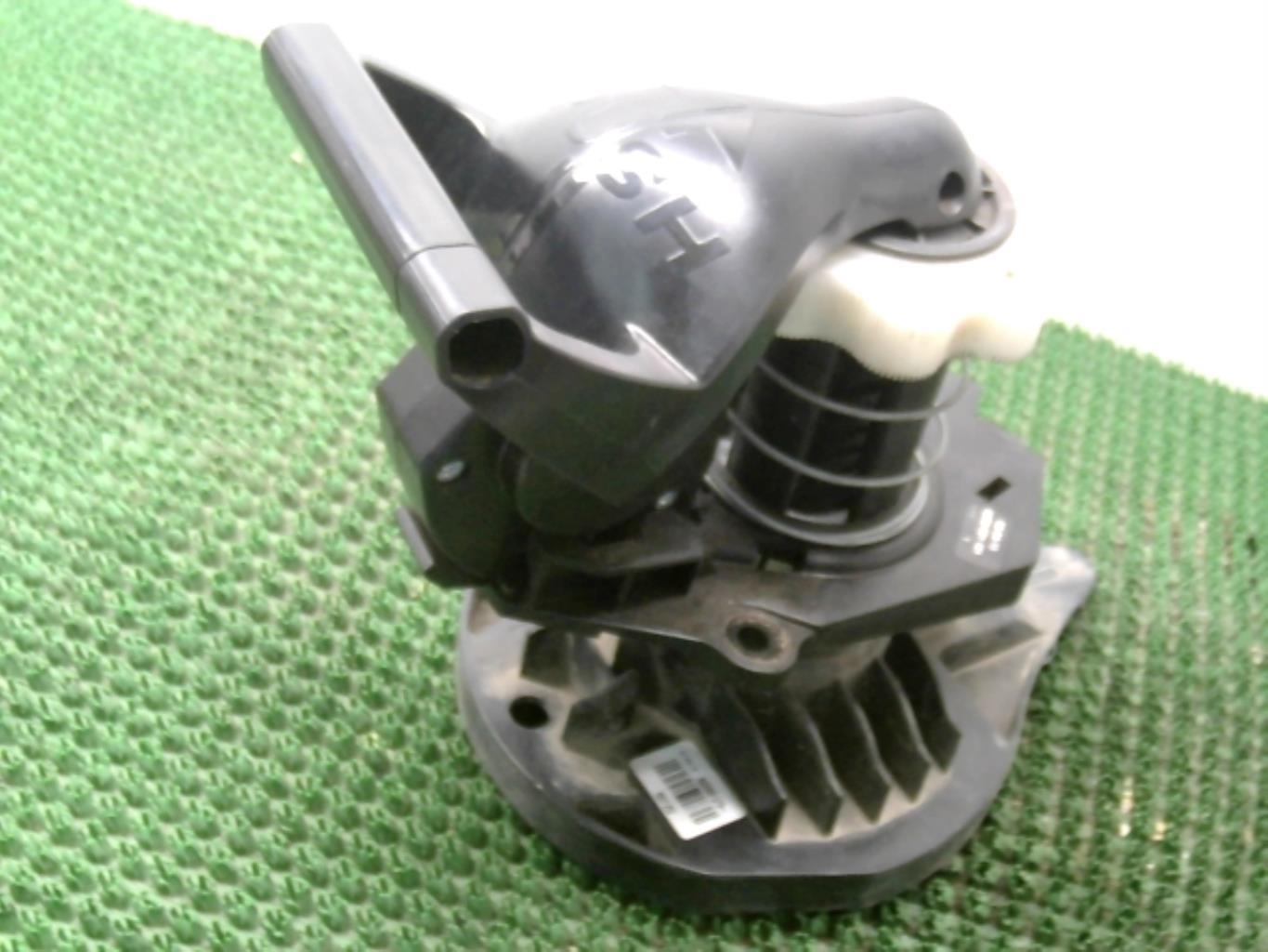 Treuil de roue de secours RENAULT CLIO 3 PHASE 2 Diesel - 1